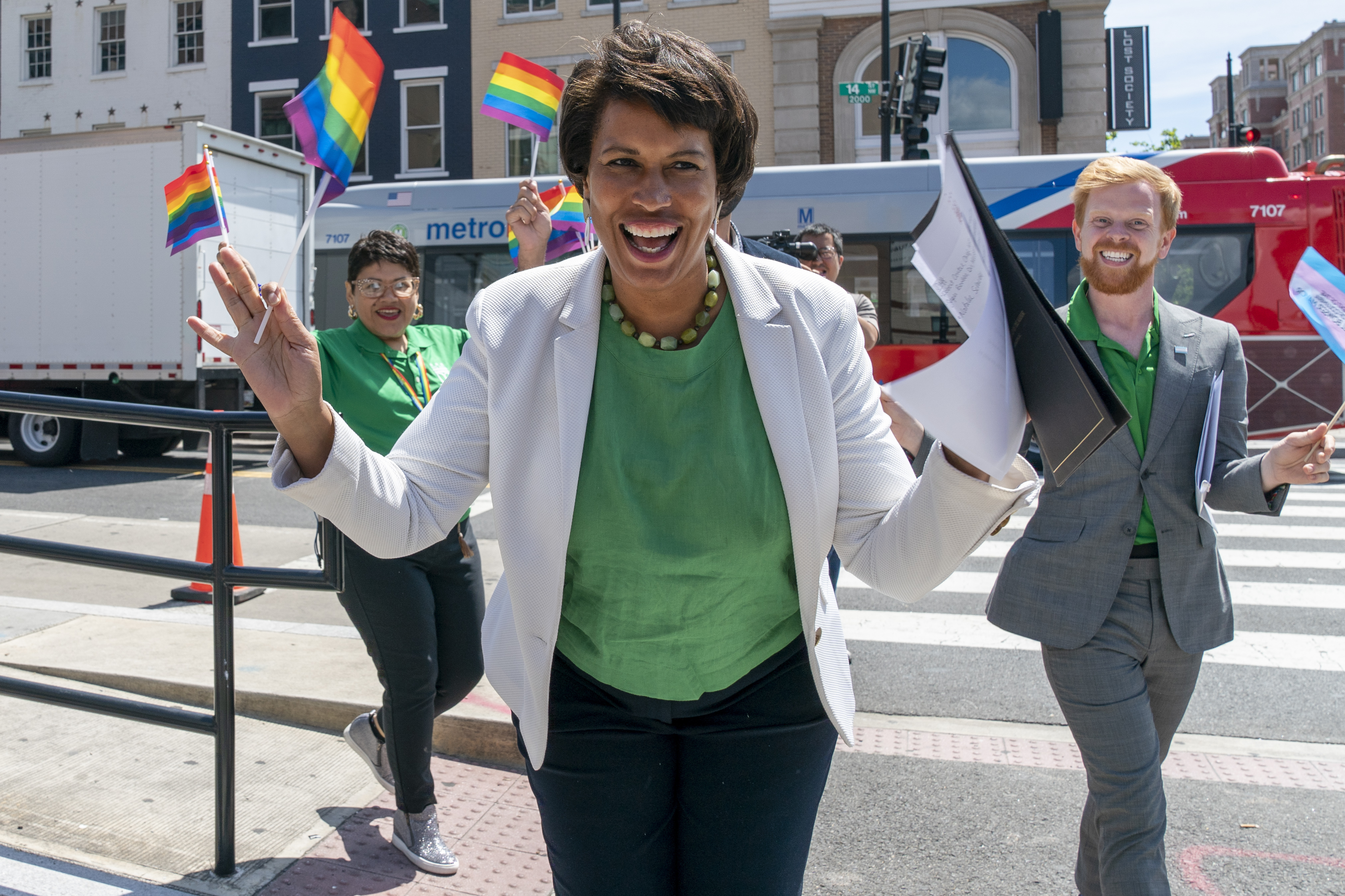 Muriel Bowser, Japer Bowles