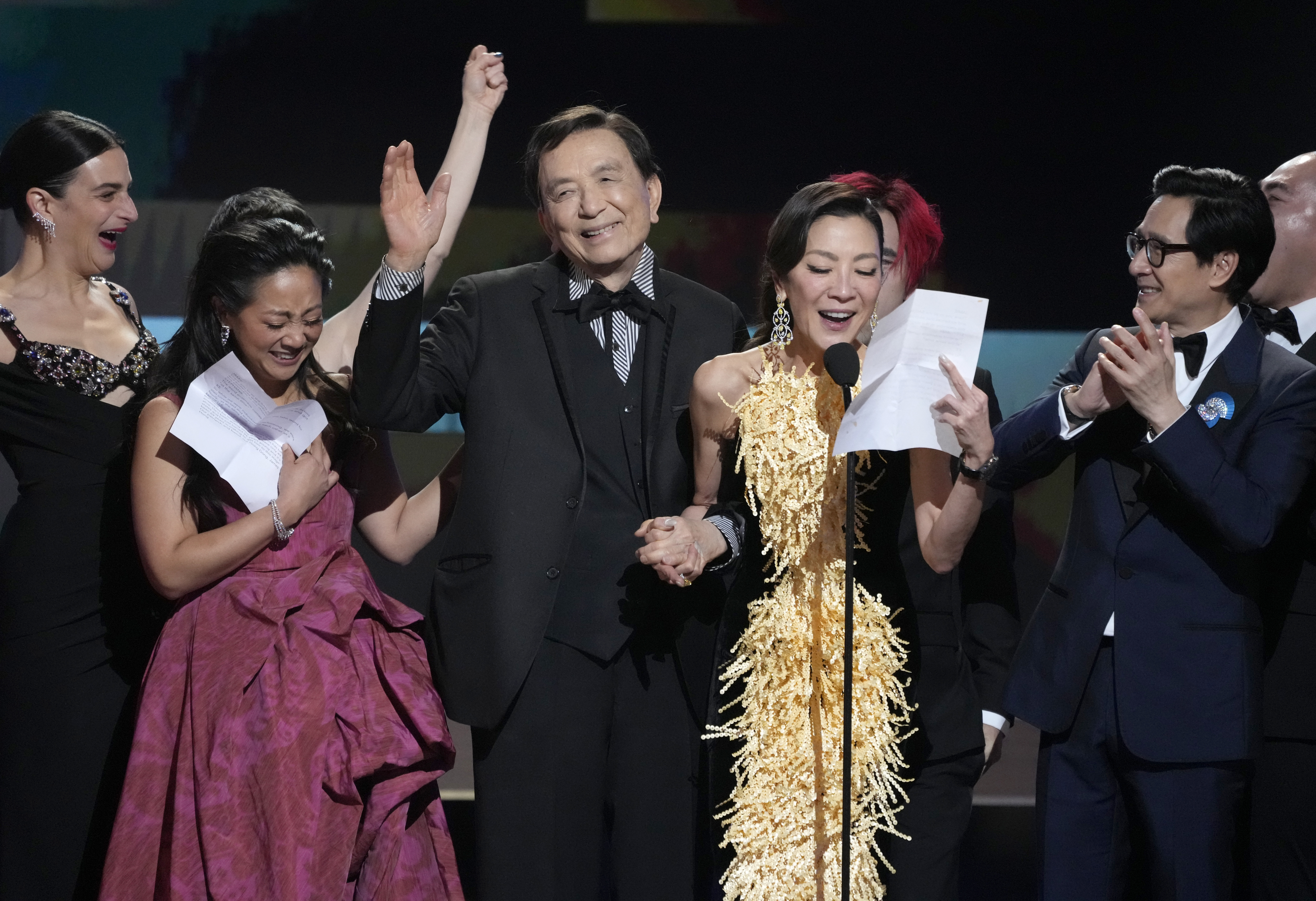 Jenny Slate,Stephanie Hsu,James Hong,Michelle Yeoh,Ke Huy Quan