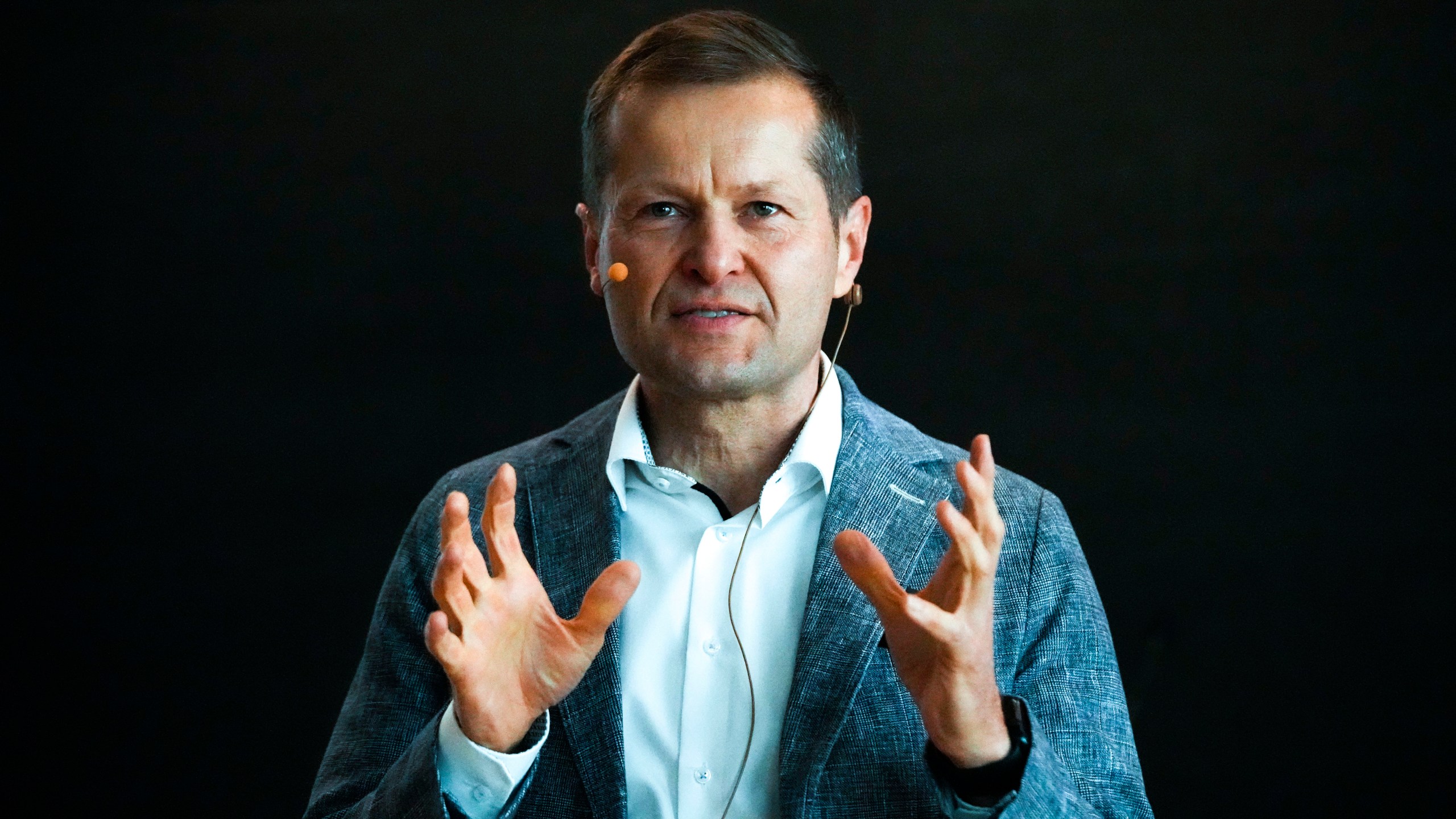 Scientist Ferenc Krausz speaks during a presentation after he winning the Physics Nobel Prize at the Max-Plank-Institute of Quantum Optics in Munich, Germany Tuesday, Oct. 3, 2023. The Nobel Prize in physics has been awarded to Pierre Agostini, Ferenc Krausz and Anne L'Huillier for looking at electrons in atoms by the tiniest of split seconds. (AP Photo/Matthias Schrader)