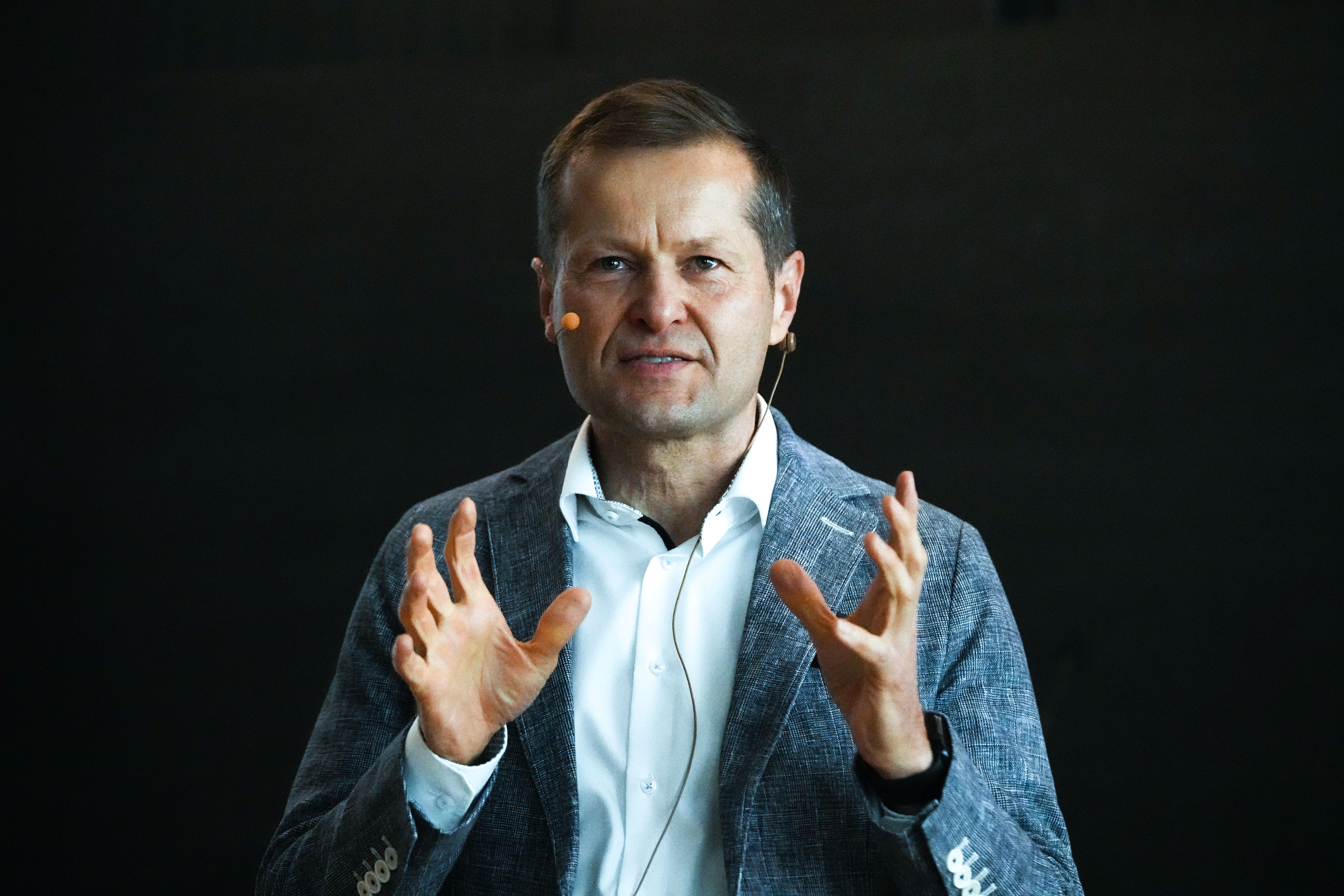 Scientist Ferenc Krausz speaks during a presentation after he winning the Physics Nobel Prize at the Max-Plank-Institute of Quantum Optics in Munich, Germany Tuesday, Oct. 3, 2023. The Nobel Prize in physics has been awarded to Pierre Agostini, Ferenc Krausz and Anne L'Huillier for looking at electrons in atoms by the tiniest of split seconds. (AP Photo/Matthias Schrader)